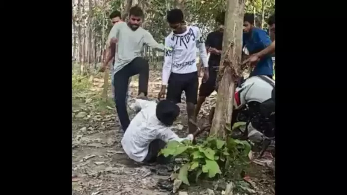 Youths beat up rival, urinate on him in UP’s Gonda district