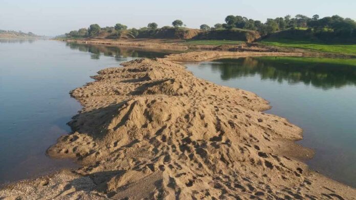 Sand miner causing huge loss to MP coffers