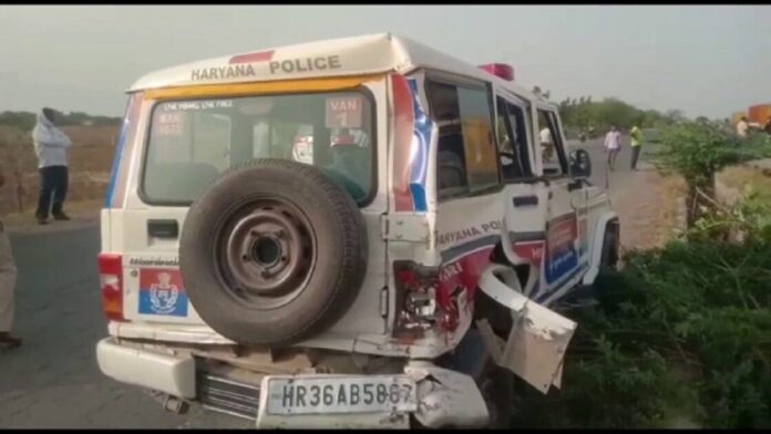 Three members of a family injured after an uncontrolled PCR van gushed into their house