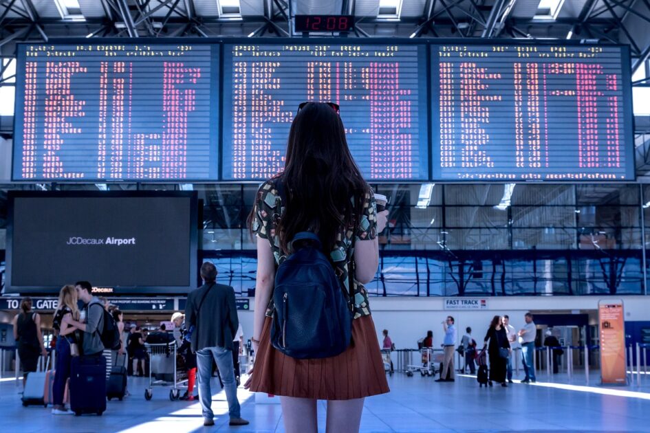 Tips To Save Money While Travelling