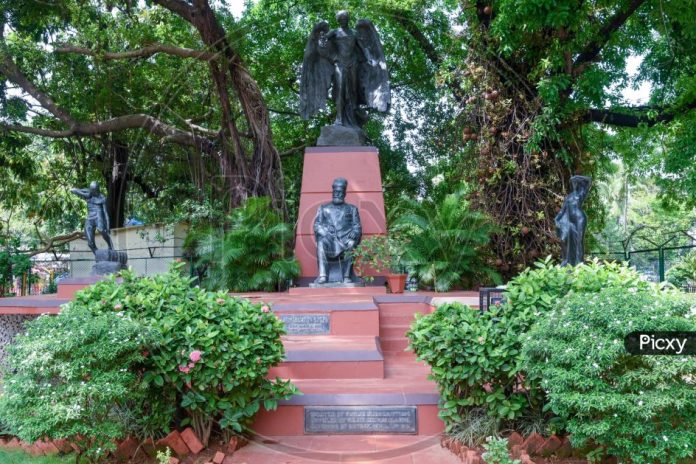 Jamsetji Tata statue