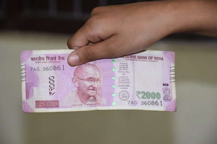 bank note of rs 2000