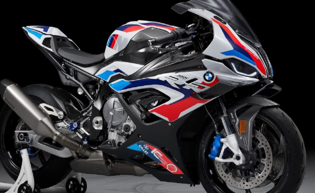 BMW M 1000 RR Debut in India, Check Prices!