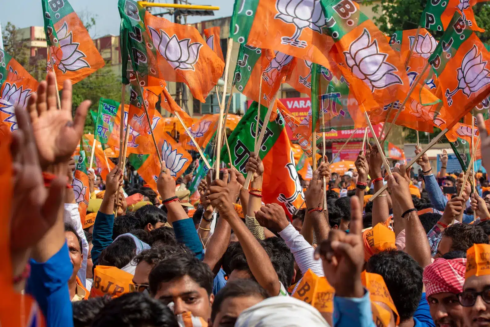 BJP Takes Big Lead in Bengal